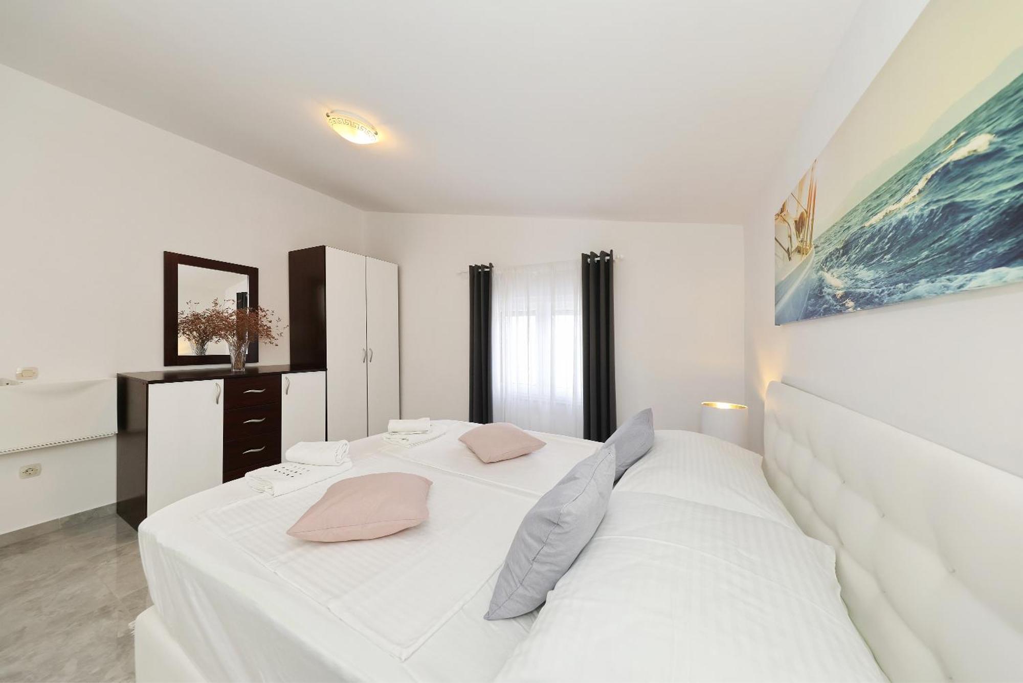 Apartments Rosini, 300M From The Beach With Shared Tavern And Bikes, Nin Exterior photo
