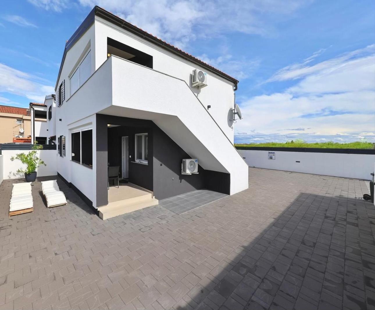 Apartments Rosini, 300M From The Beach With Shared Tavern And Bikes, Nin Exterior photo