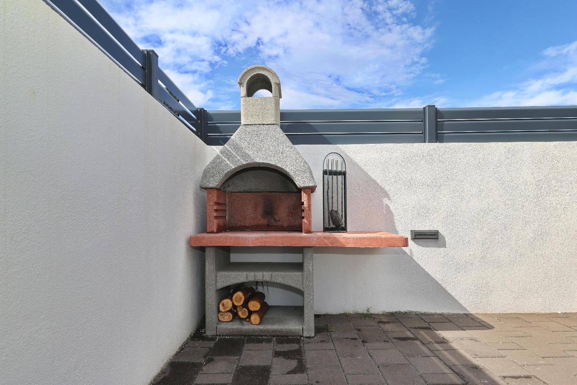 Apartments Rosini, 300M From The Beach With Shared Tavern And Bikes, Nin Exterior photo
