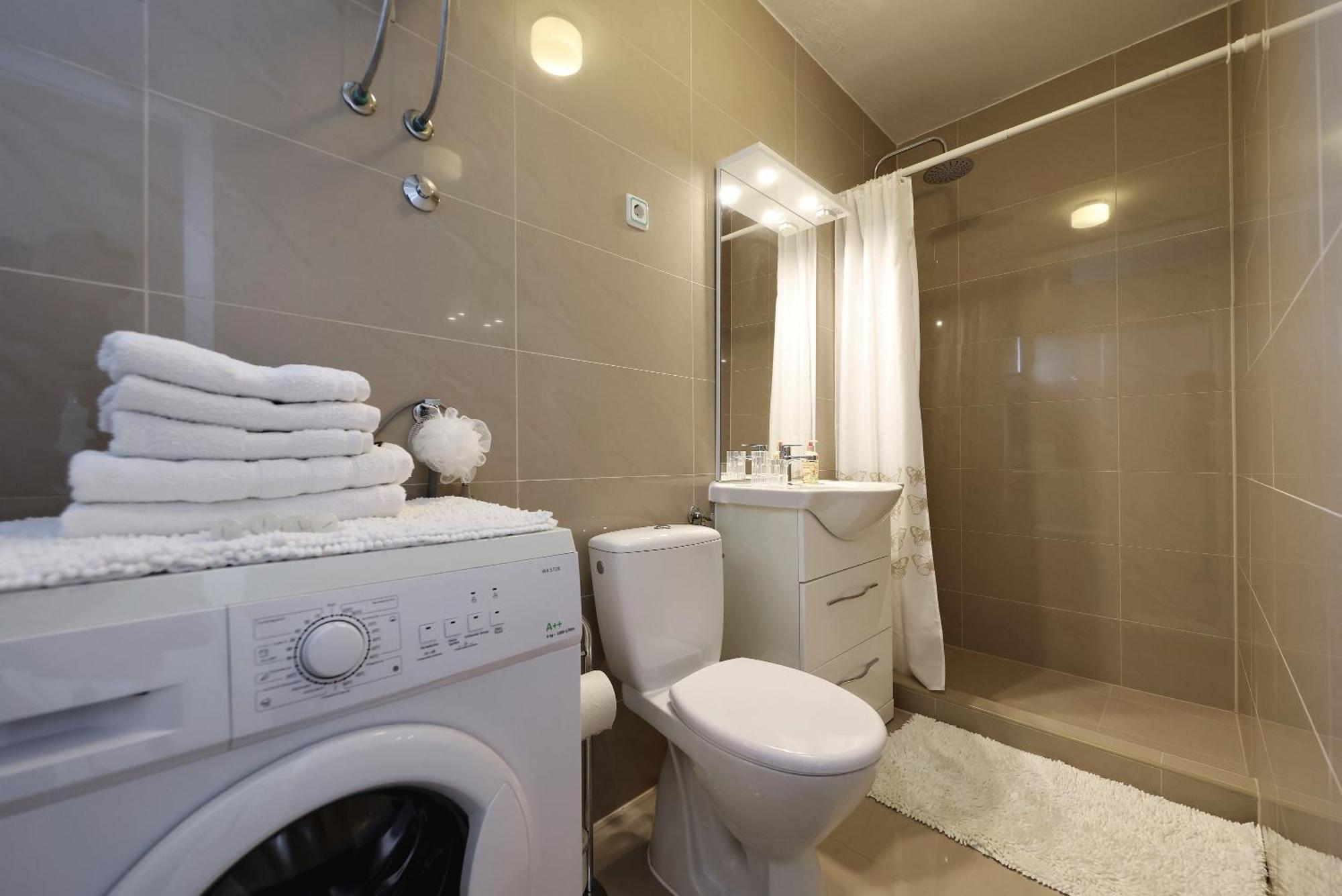 Apartments Rosini, 300M From The Beach With Shared Tavern And Bikes, Nin Exterior photo